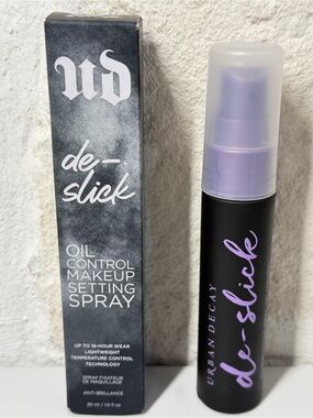 ⭐ Urban Decay De-Slick Oil Control Makeup Setting Spray 1 oz
